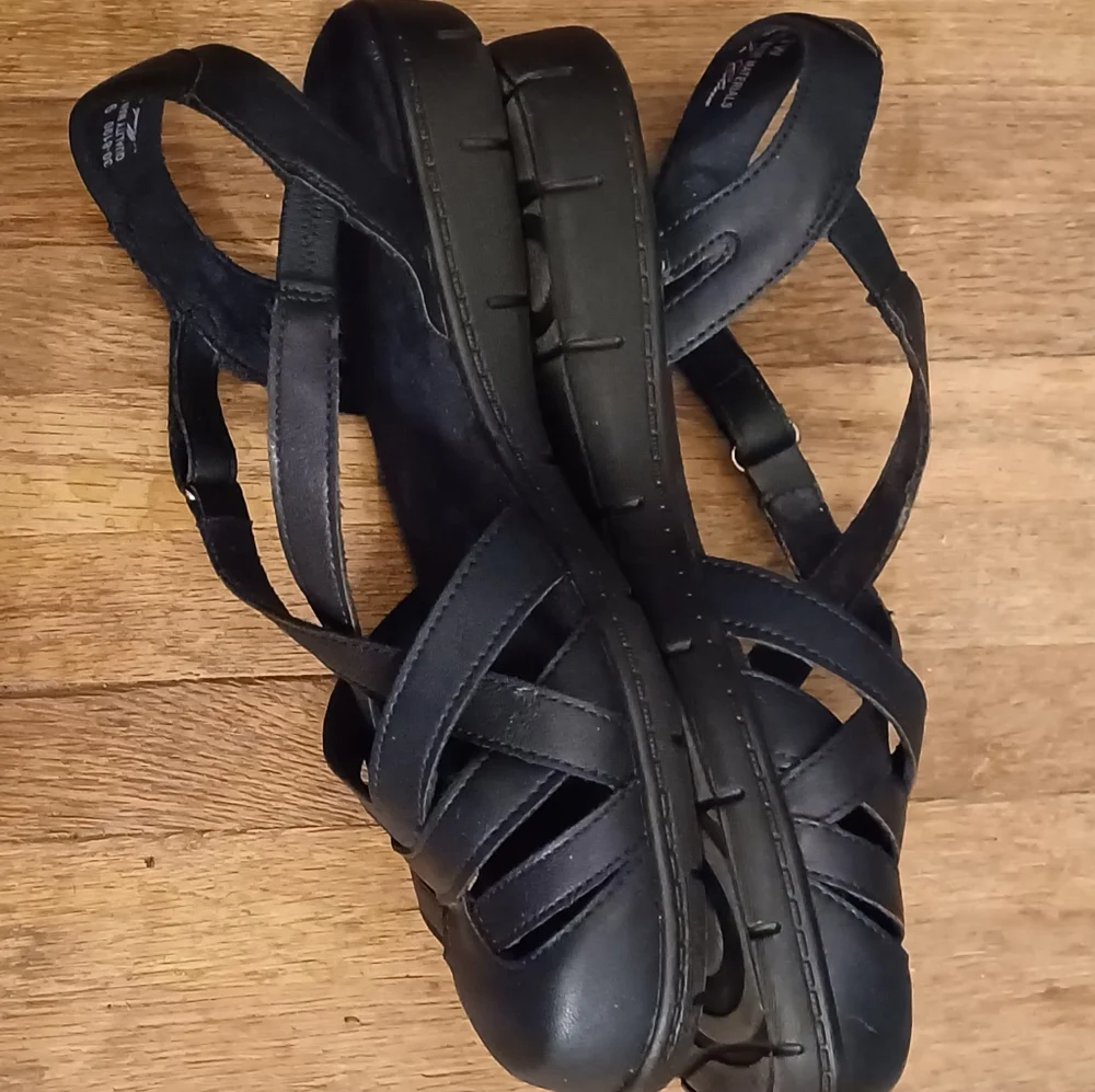 Easy Street Garette Sandals
